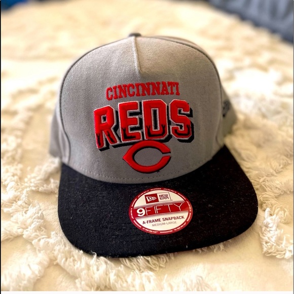 4 SnapBack Hats - Picture 4 of 6